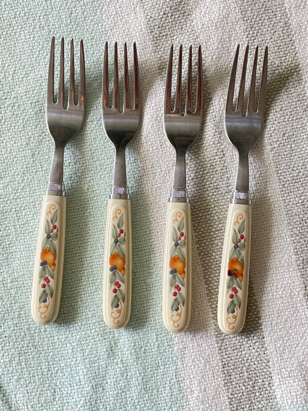 Vintage 4 Piece Corelle Abundance Dessert Salad Fork Set